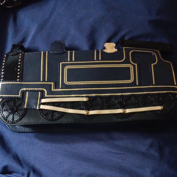 Kate Spade Navy and Cream Train Clutch - Picture 5 of 7